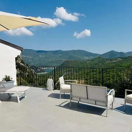 Climbing House Panzió Pennadomo