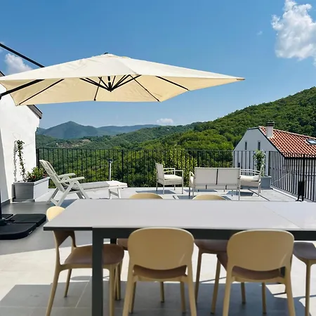 Panzió Climbing House Pennadomo