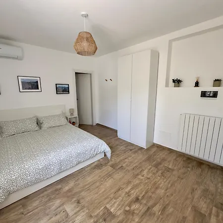 Climbing House Bed & Breakfast Pennadomo