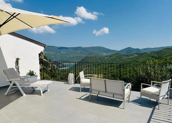 Climbing House Oda ve Kahvaltı Pennadomo